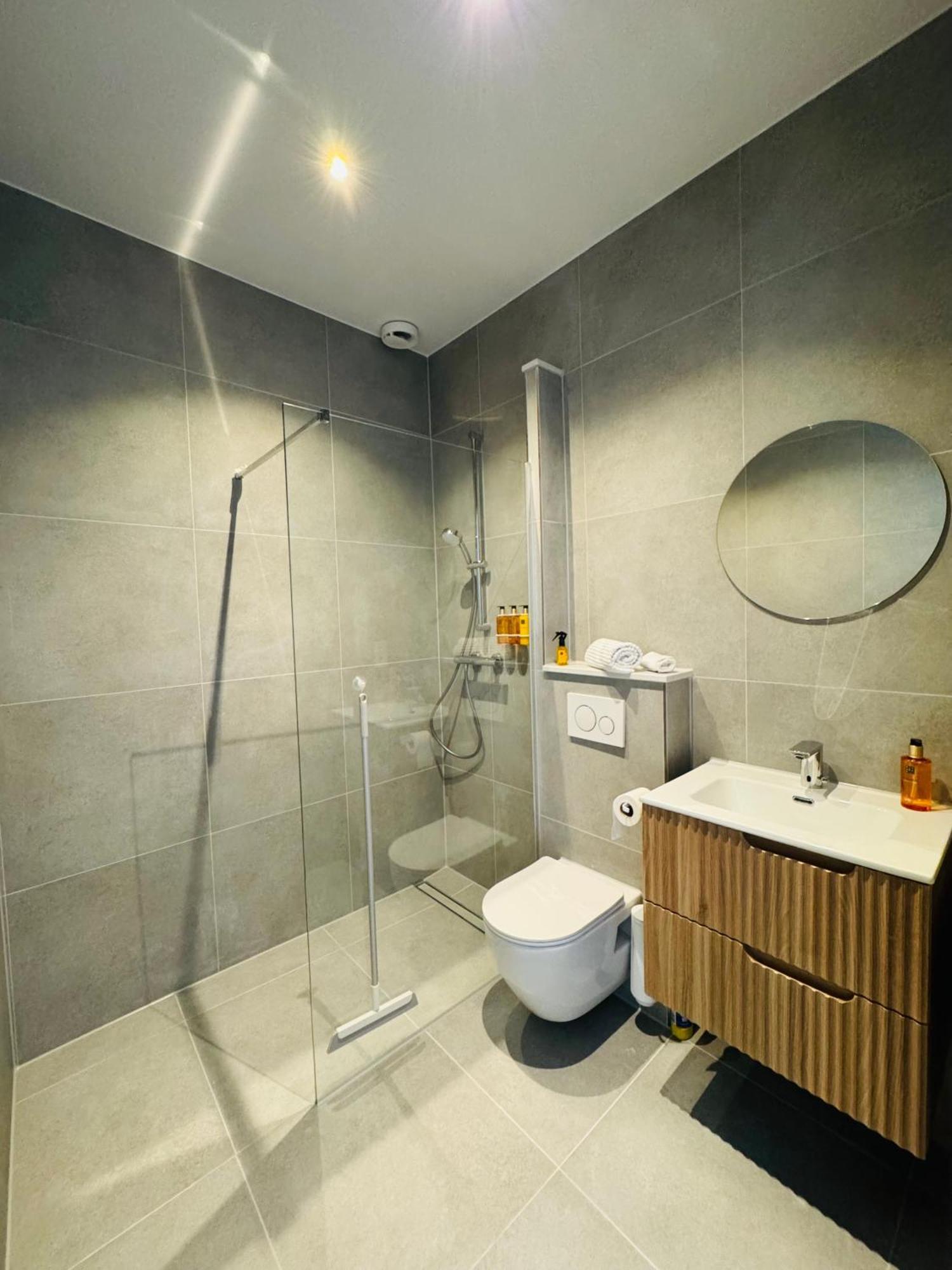 Sunshine Suites Utrecht Exterior foto